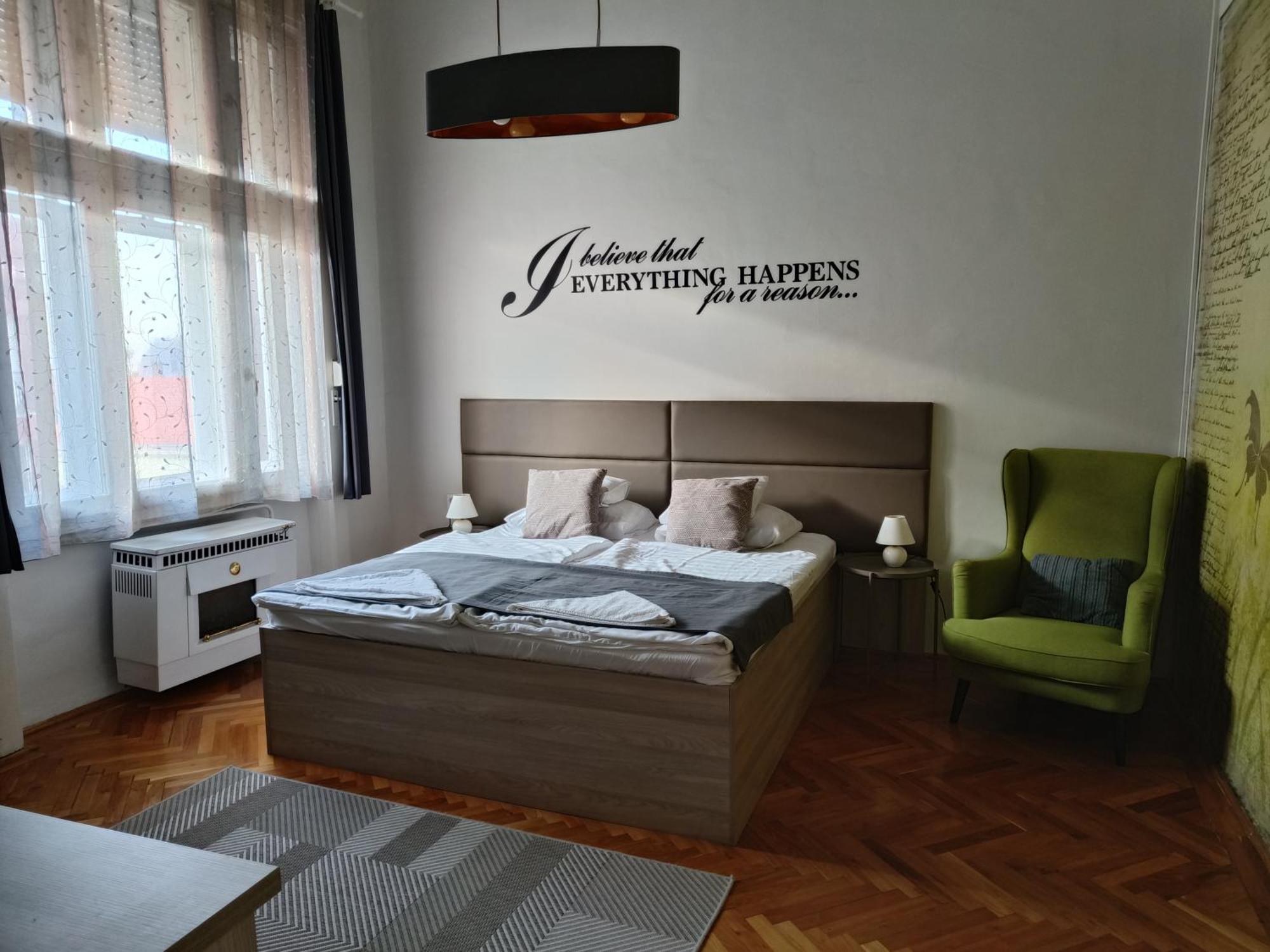 Pasti Central Apartment. ديبريتْسين المظهر الخارجي الصورة
